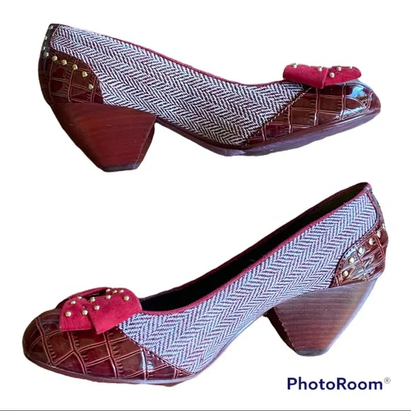 Poetic License heels with bow detail - Picture 5 of 14